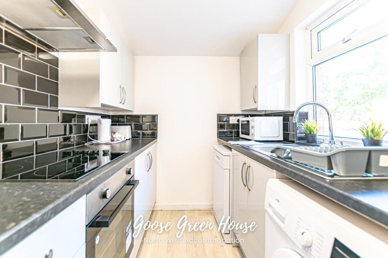 וויגאן Goose Green Contractor Accommodation מראה חיצוני תמונה