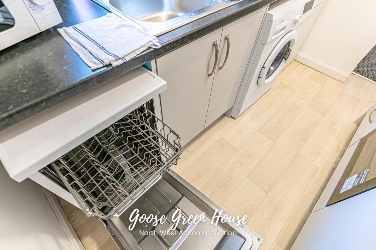 וויגאן Goose Green Contractor Accommodation מראה חיצוני תמונה