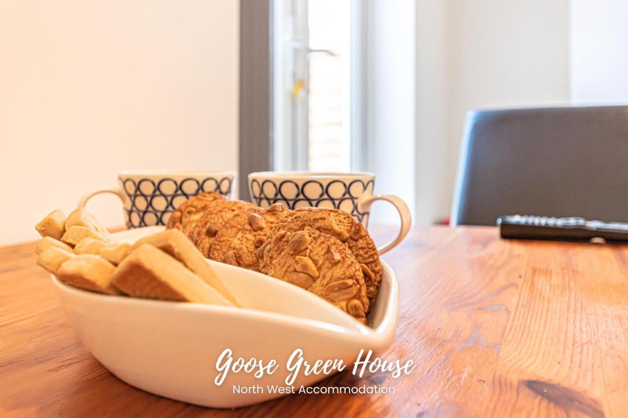 וויגאן Goose Green Contractor Accommodation מראה חיצוני תמונה